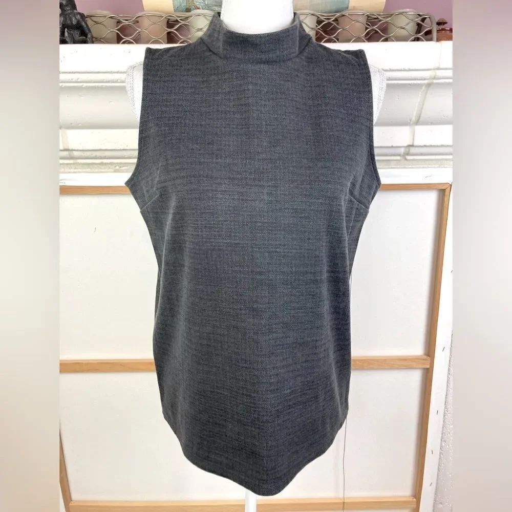 BR beautiful mock turtleneck top w/ back button keyhole neck/ back